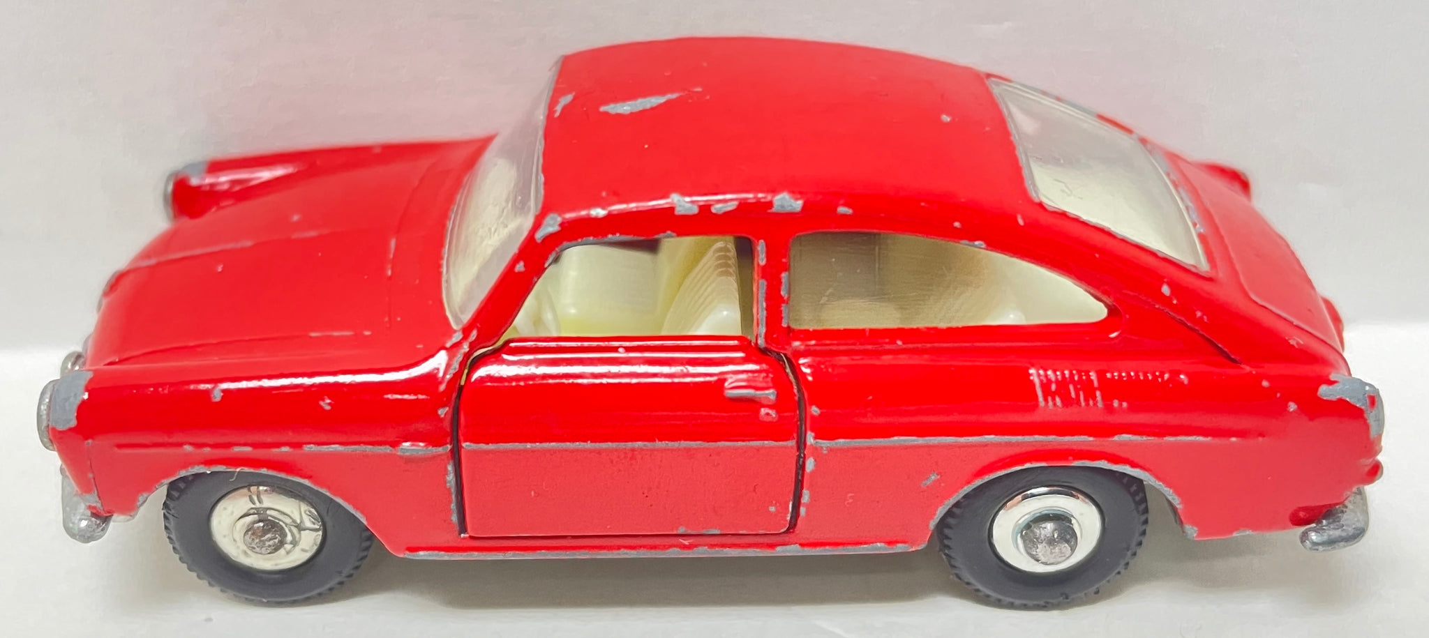 Lesney Matchbox 1967 Regular Wheels #67 Volkswagen 1600 TL | Red