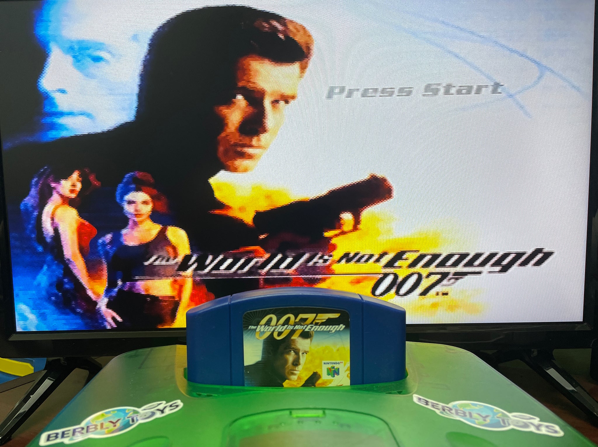 007 The World Is Not Enough N64 Nintendo 64 Game Cartridge