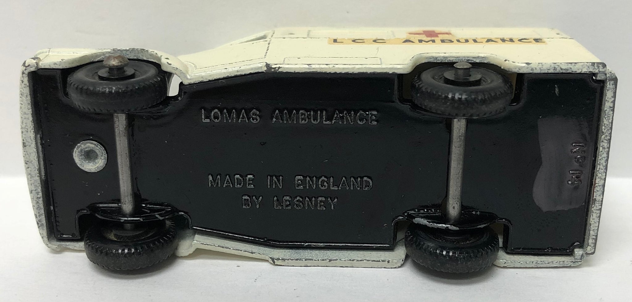 Lesney Matchbox Regular Wheels #14 Bedford Lomas Ambulance