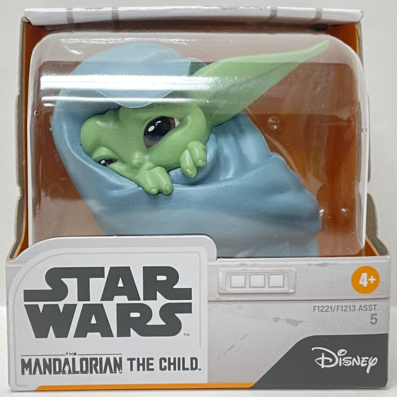 Star Wars The Bounty Collection Baby Yoda Grogu Blanket Mini Figure | The Mandalorian