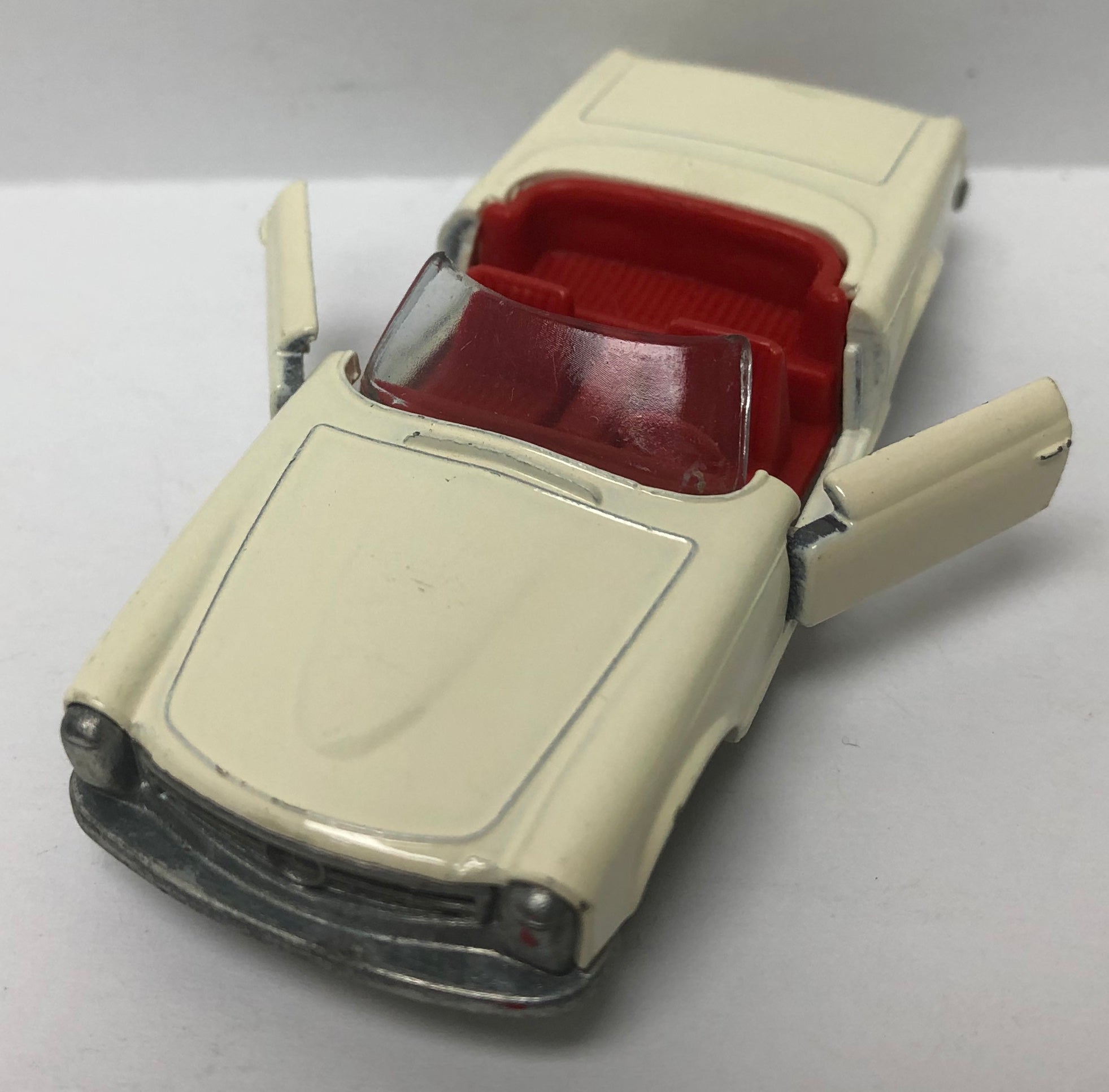Lesney Matchbox Regular Wheels #27 Mercedes 230 SL – Berbly Toys