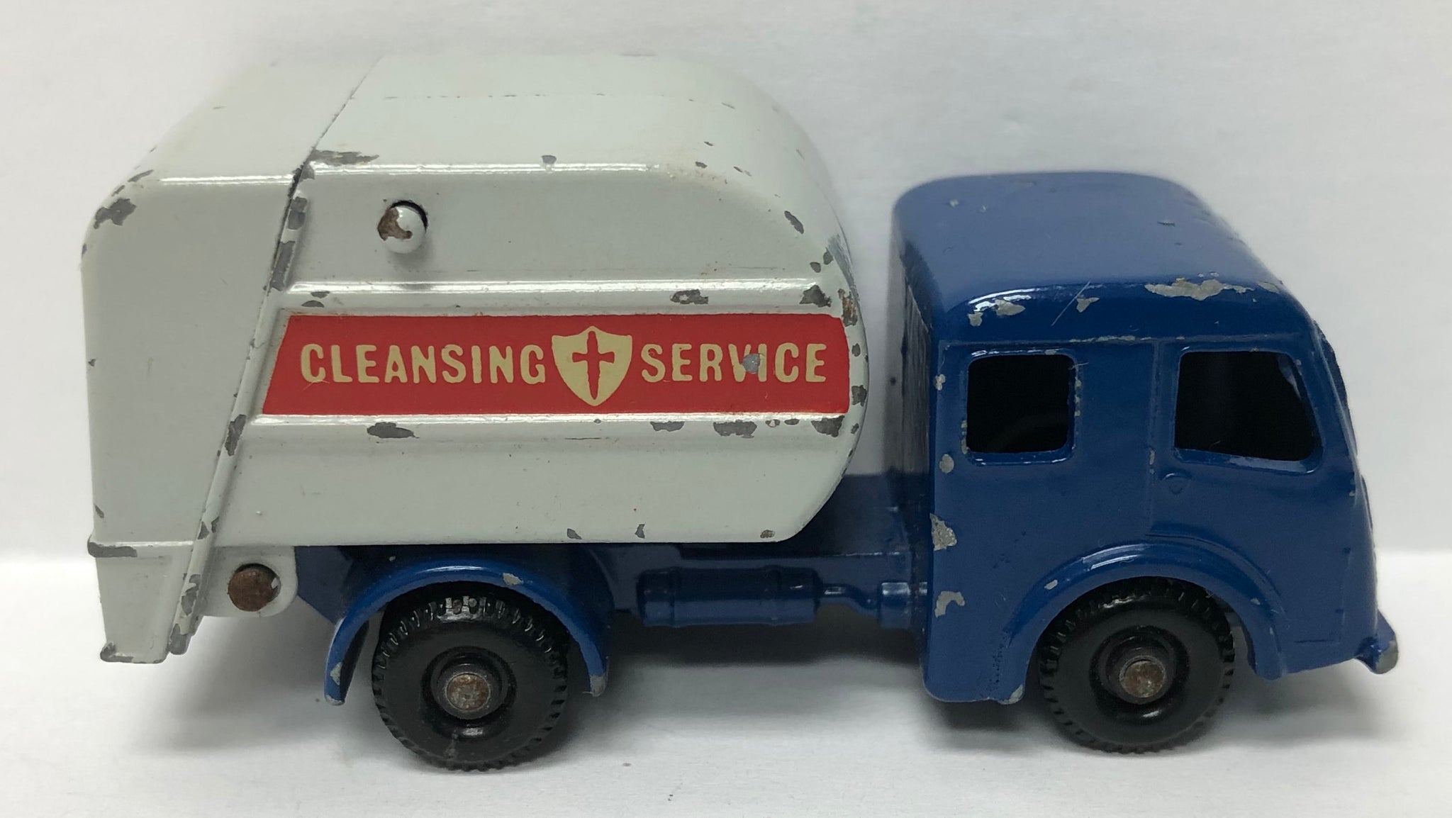 Matchbox Lesney Dennis Refuse Truck Garbage authentic Diecast Car England 15 BJ22