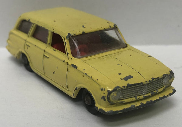 Lesney Matchbox Regular Wheels #38 Vauxhall Victor Estate Car